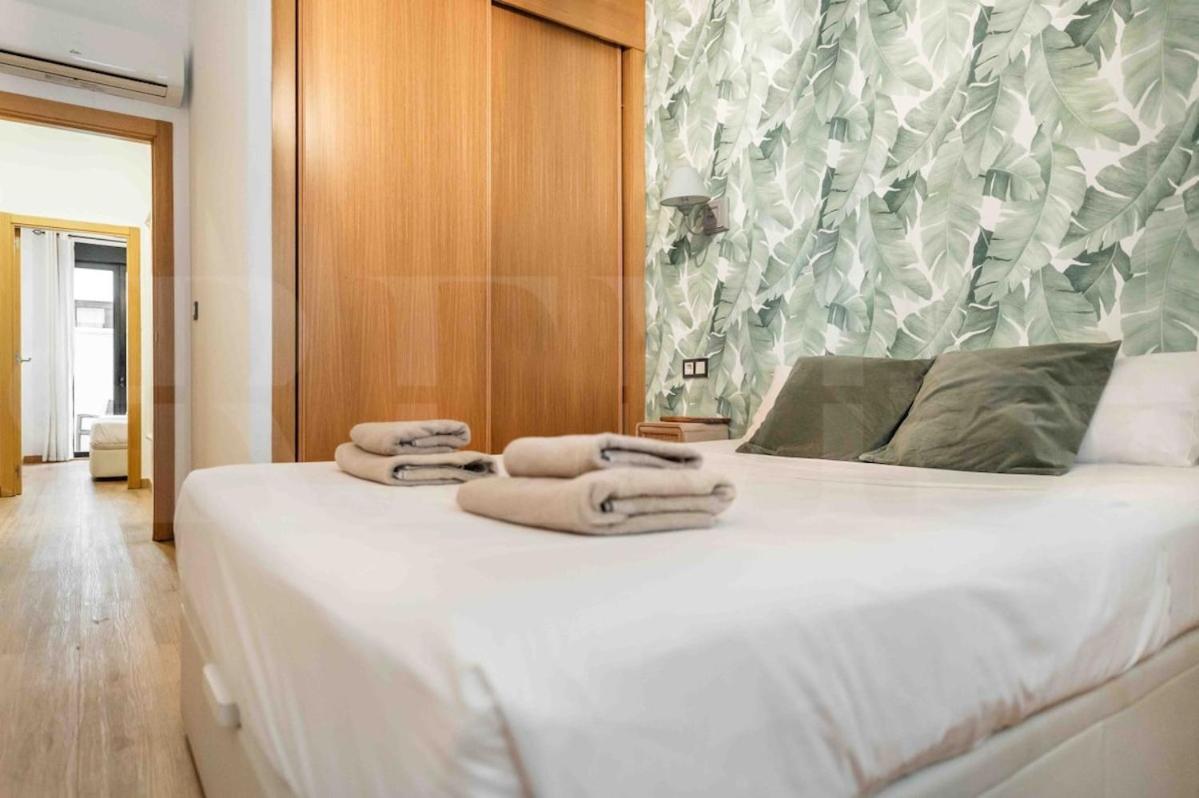 With Parking And Patio - Center By Rems Apartment
